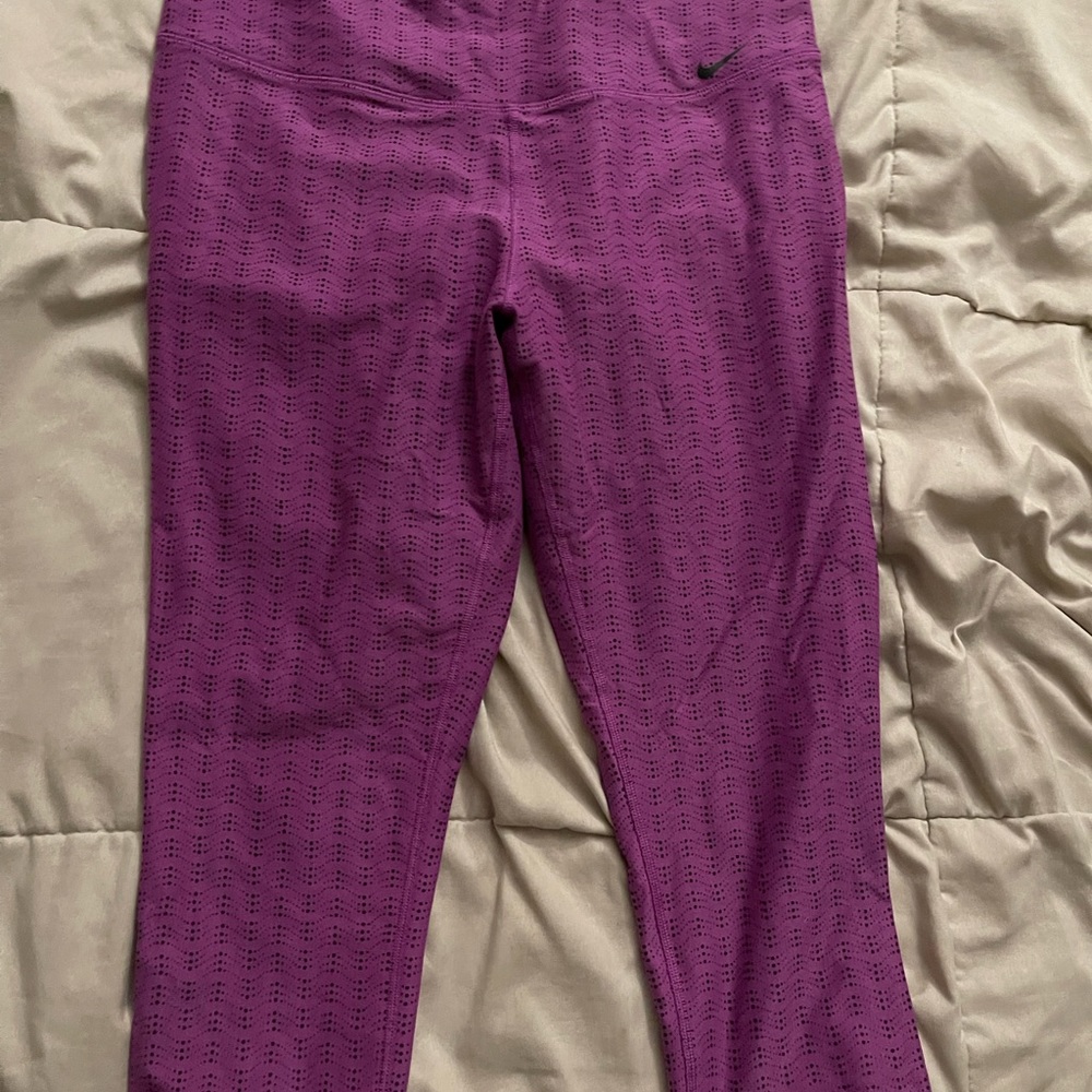 Three-quarter Nike dry fit leggings